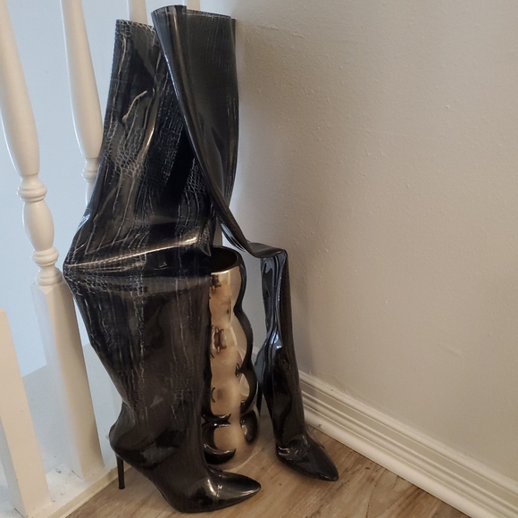 Fashionnova Snakeskin Thigh high heeled boots - Picture 6 of 6